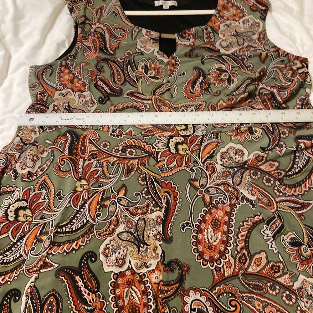 Sandra Darren Woman’s Green Paisley Mid length sleeveless dress, Plus Size 2X - Picture 10 of 13